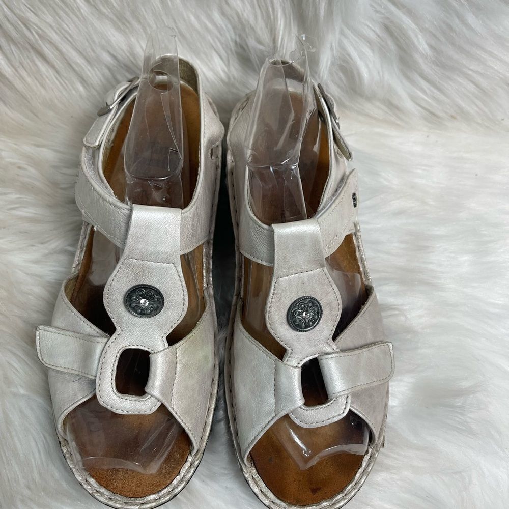 Finn Comfort Adana pearly beige leather straps wedge sandals US 7.5
